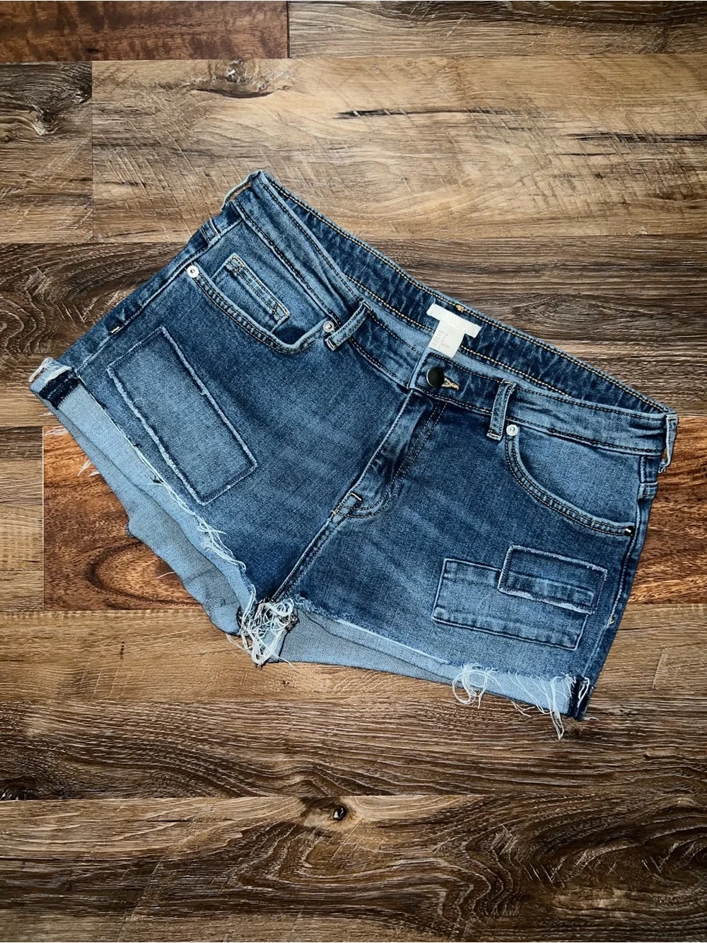 H&M Dark Blue Distressed Frayed Rolled Cuff Denim Shorts, Size 8 - Picture 1 of 7
